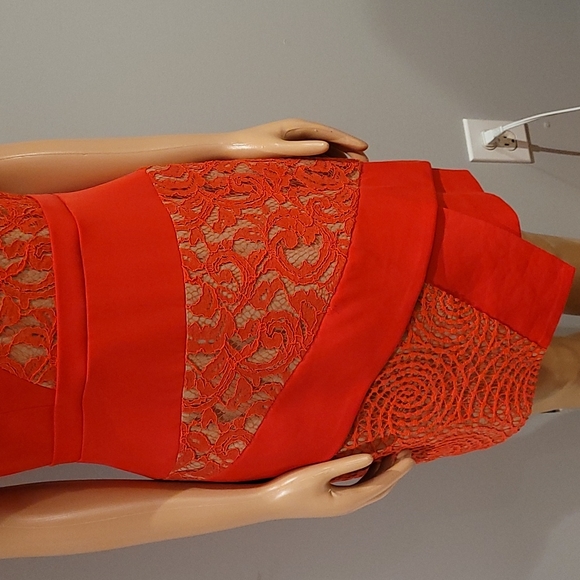 BCBG MaxAzria coral orange fitted diagonal style dress size 6 - Picture 5 of 9